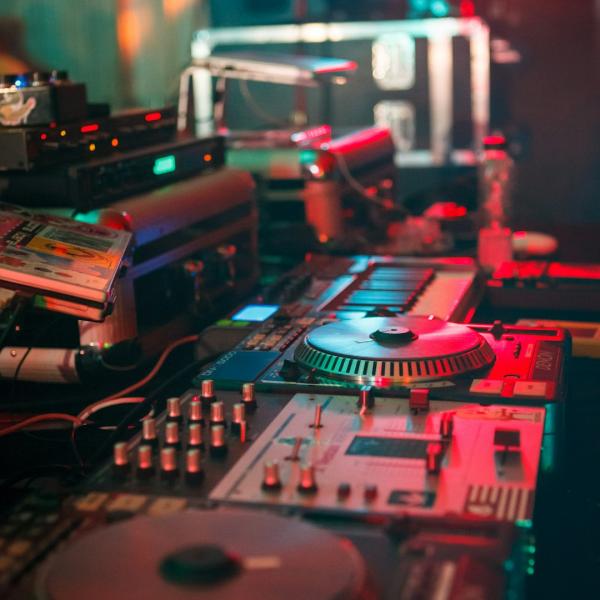 4-Channel DJ Mixer