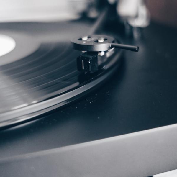 Belt-Drive Turntable